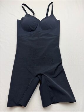 Honeylove Black Sculpting Bodysuit with Built-In Cups